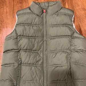 Gap vest